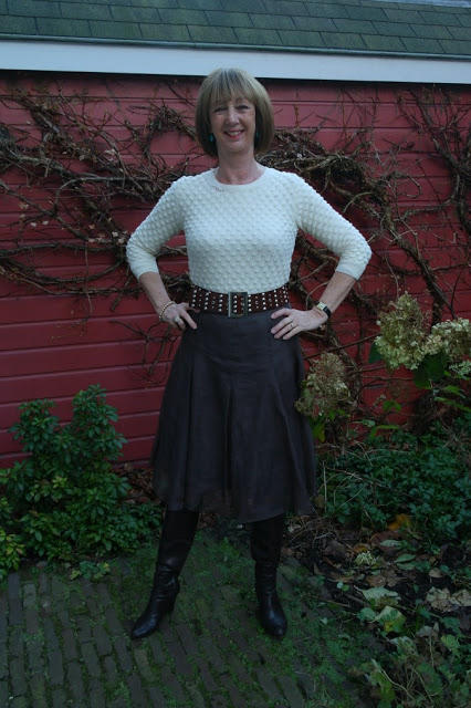 Brown sheer skirt, part 3 en last