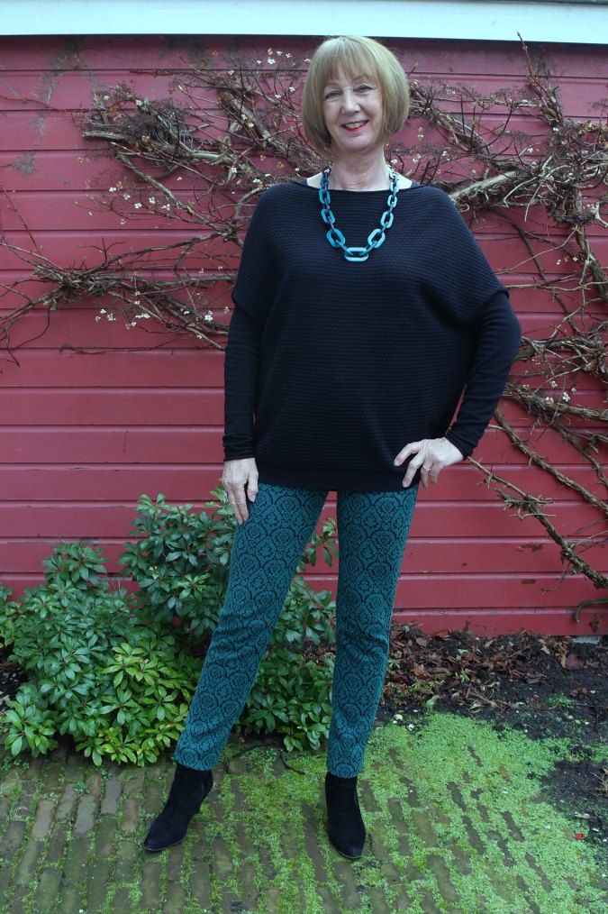 Max Mara skinnies with teal necklace 1a