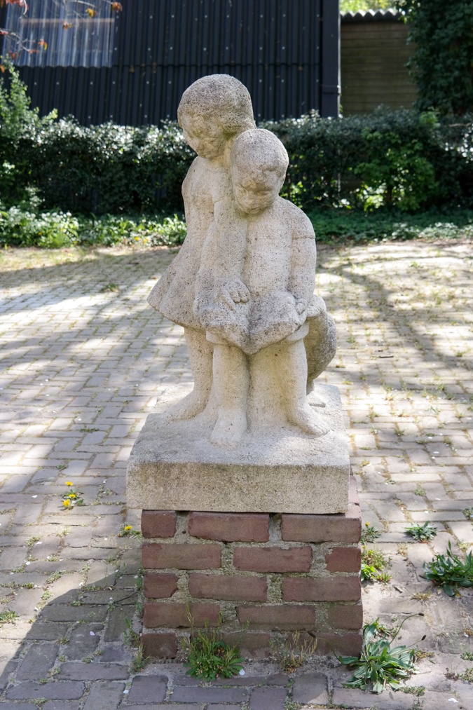 children statue