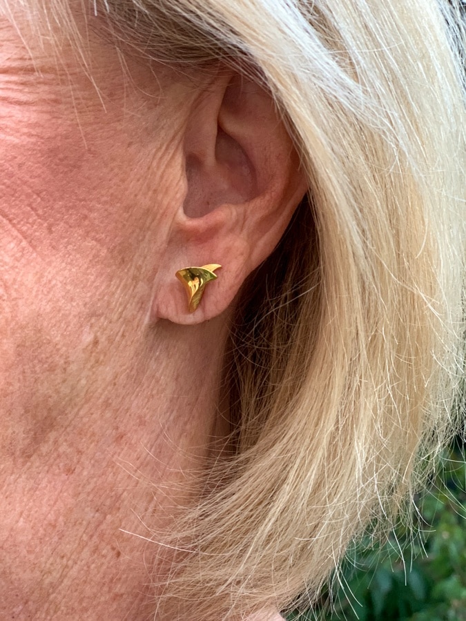 gold earring