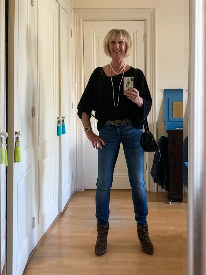 outfit Monday, jeans, leopard and pearls
