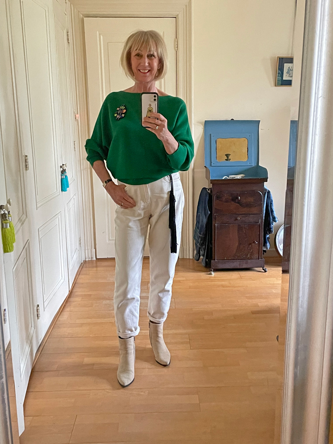 Outfit with green jumper