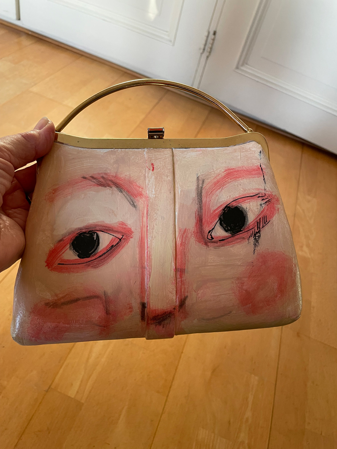 portrait bag one side