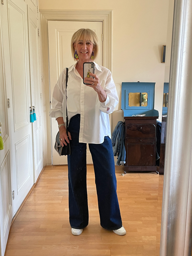 Outfit wide leg jeans with wide white shirt