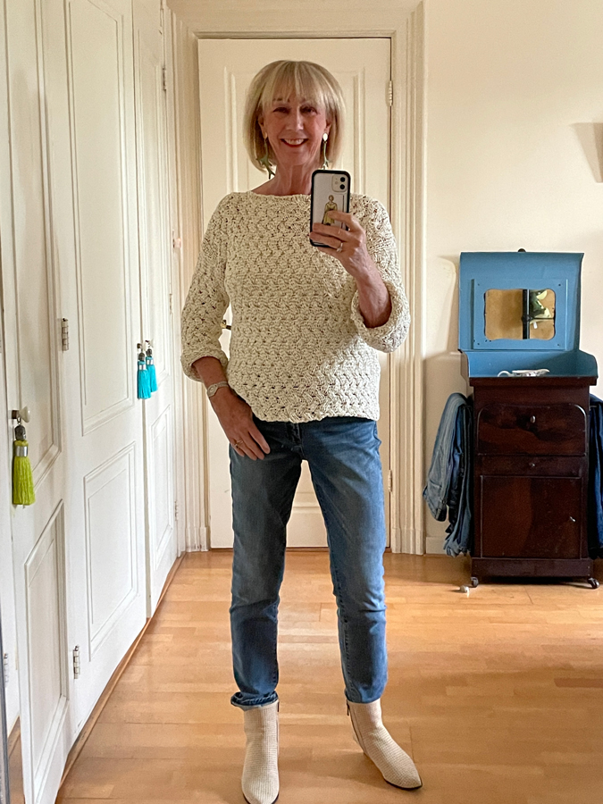 Jeans with cream jumper