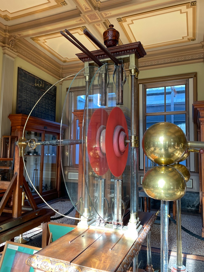 Electrostatic generator at the Teylers Museum