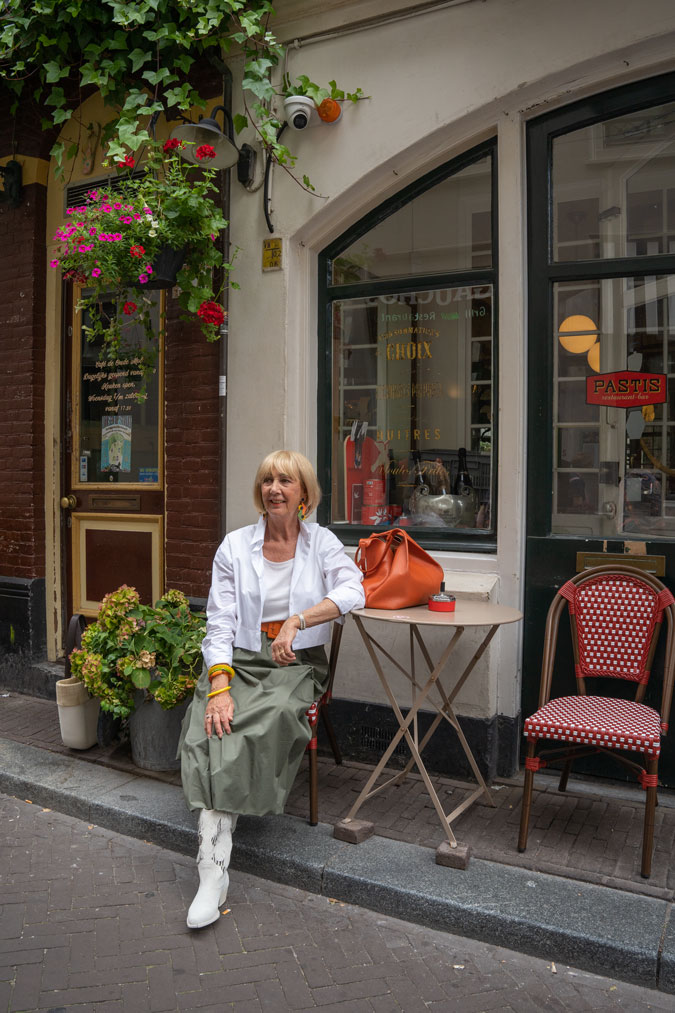 Green balloon skirt with a white jacket