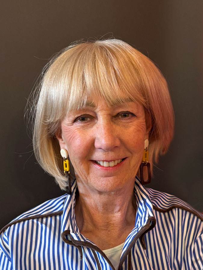 Close-up earrings by Lara Design