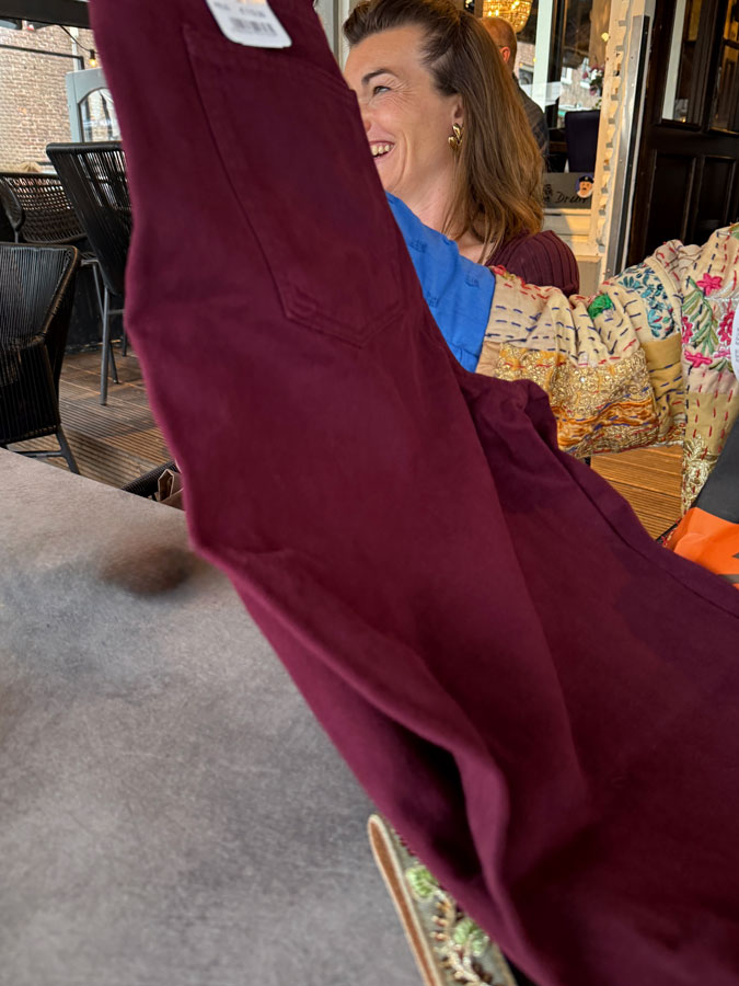 Trousers which Anke bought