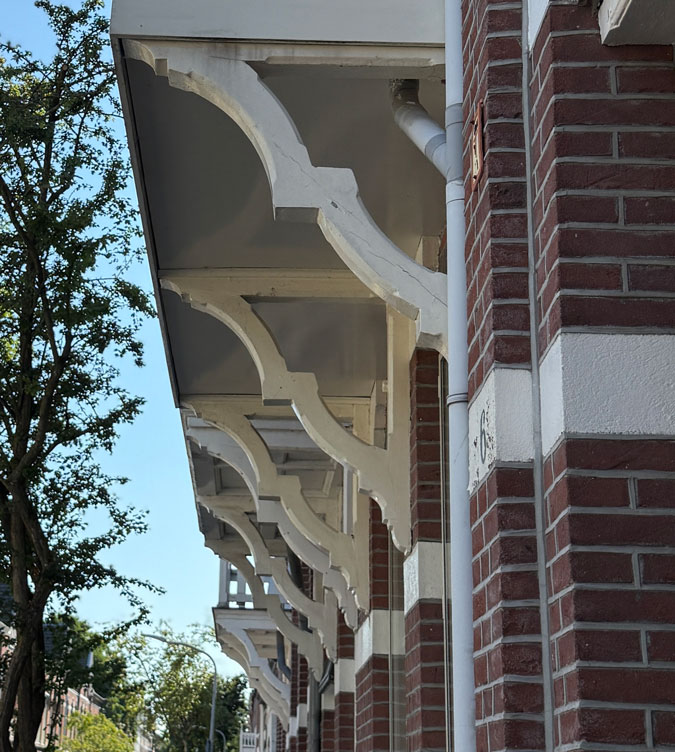 balcony supports