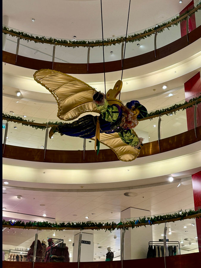 Piet (Peet) with wings in department store Bijenkorf