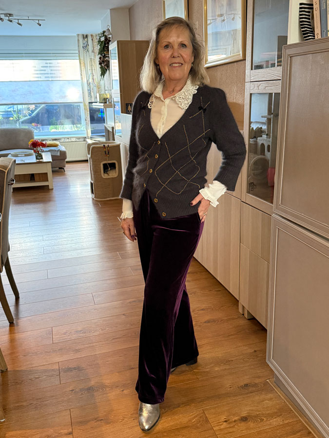 Marjolein in Christmas outfit