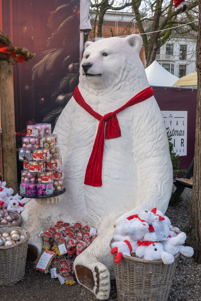 Polar bear ornament at the Christmas fair