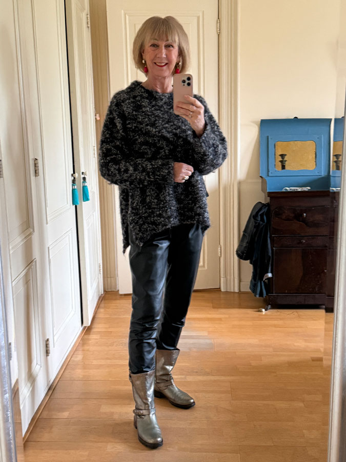 Warm outfit with black and grey