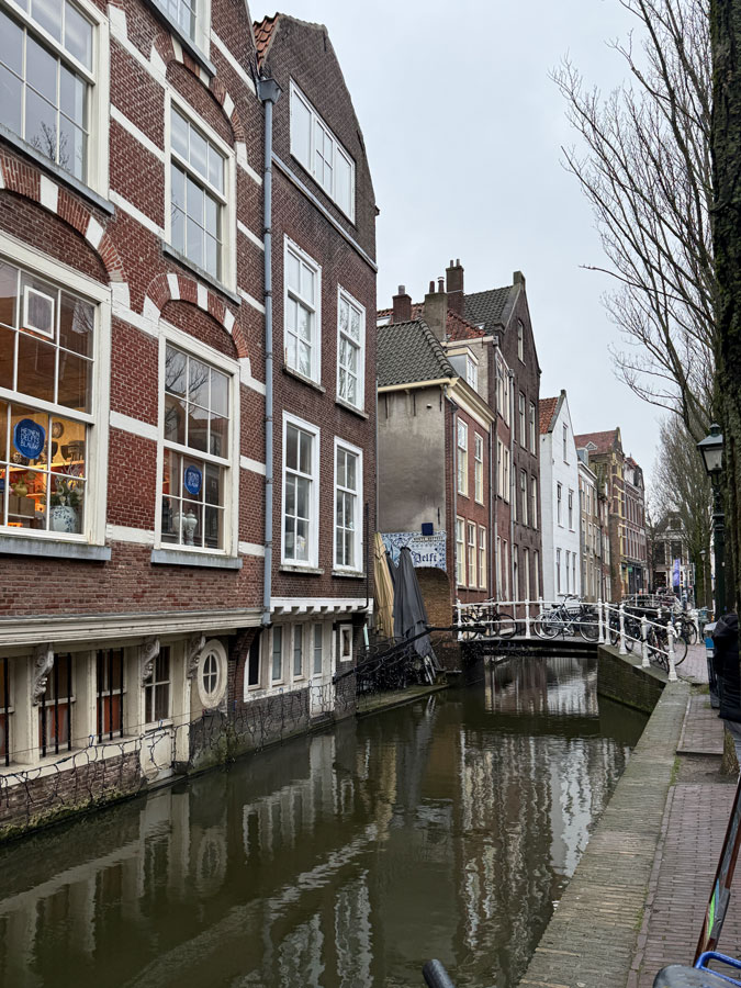 Houses and canal in Delft