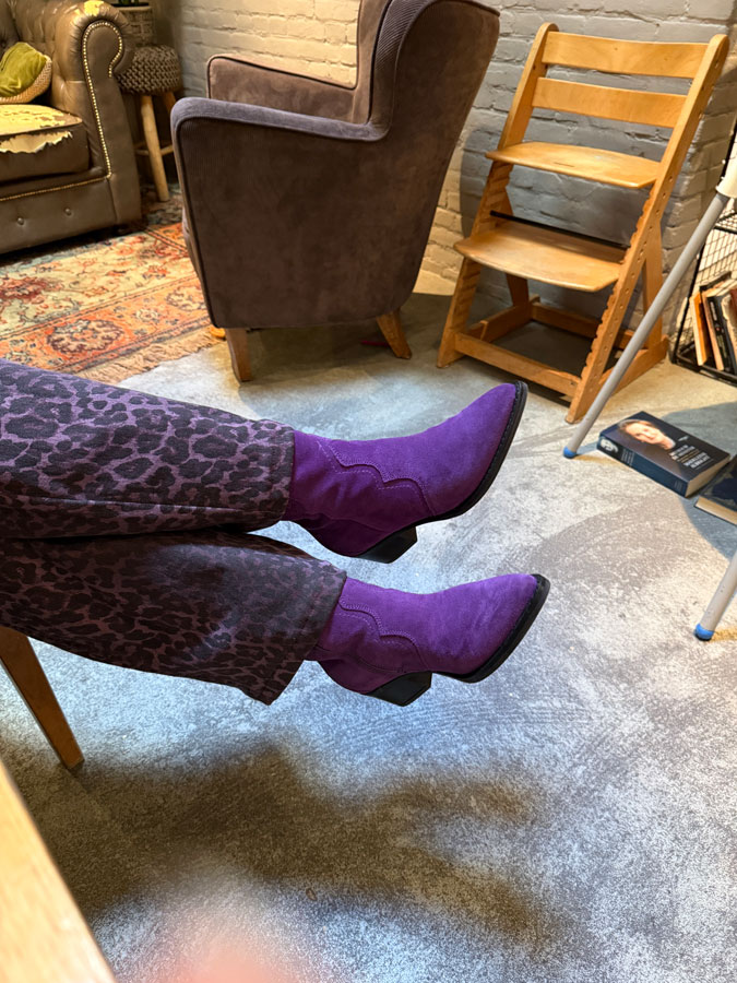 Purple boots Marjolein