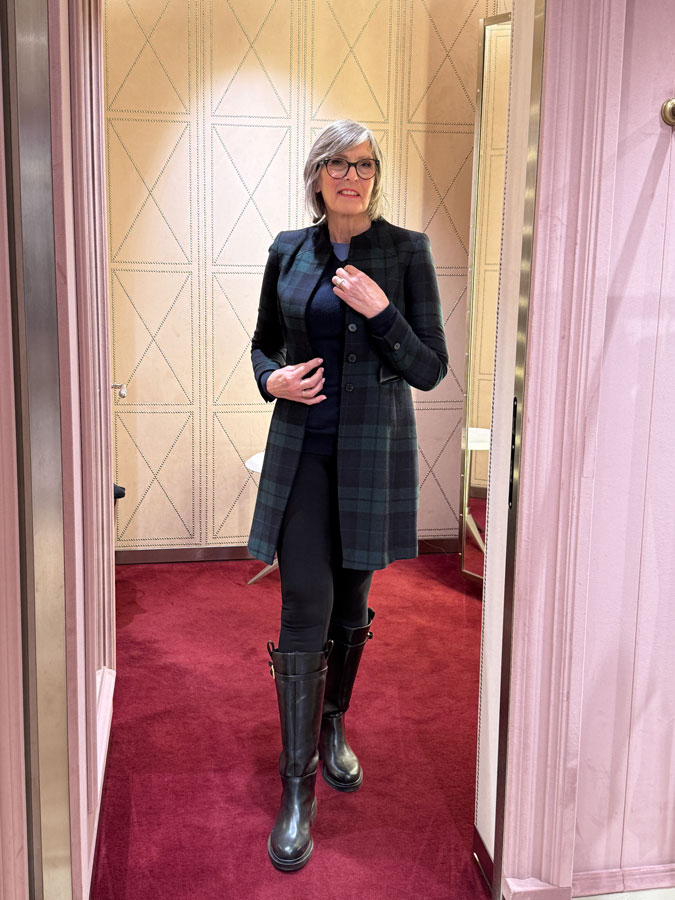 Janna in the dressing room of Gucci