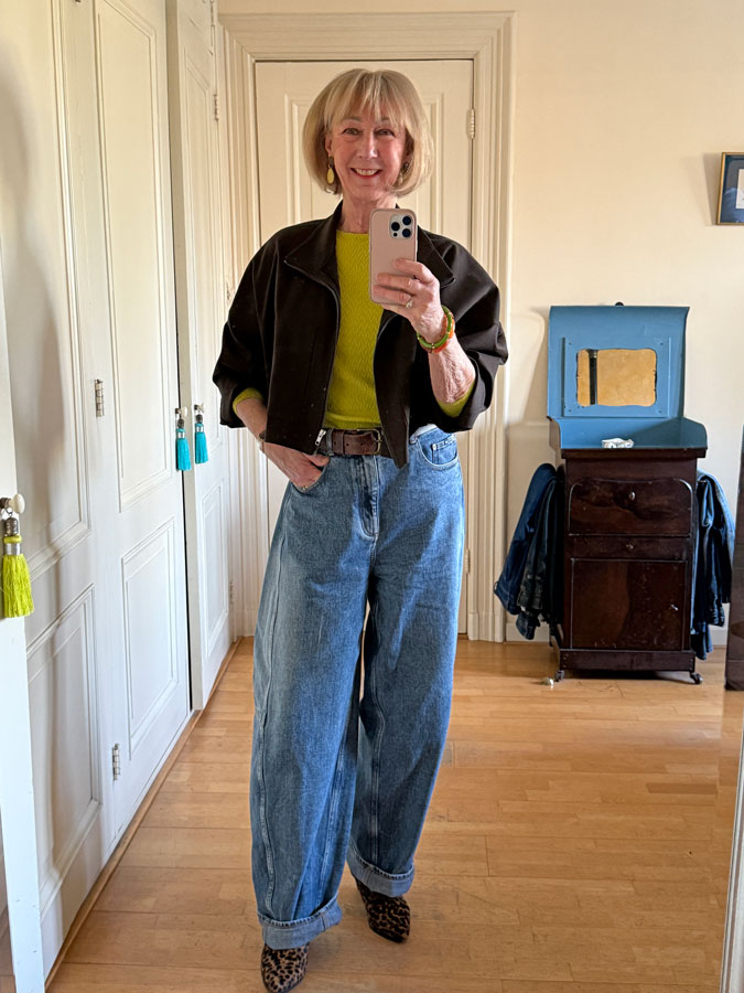 Wide barrel jeans with a brown jacket