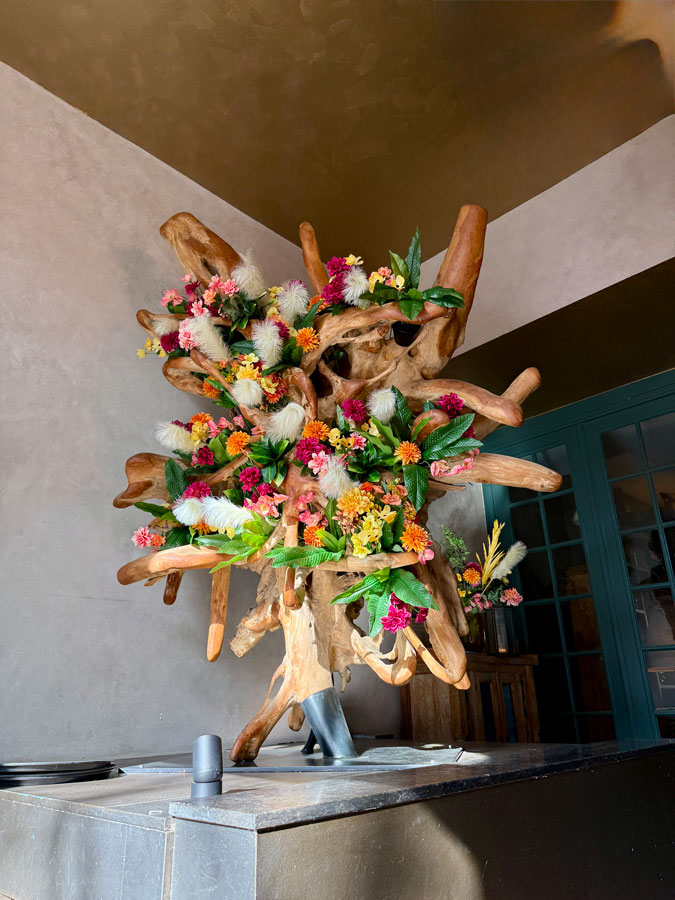 Flower art sculpture at the restaurant in Delft