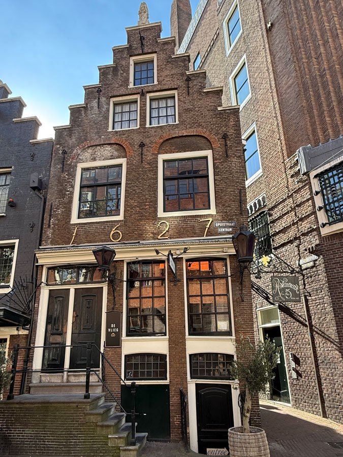 House dating from 1627 in Amsterdam