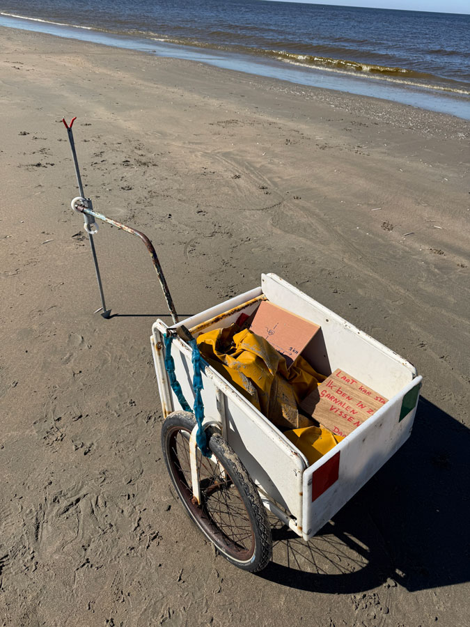 The shrimp fisherman's cart
