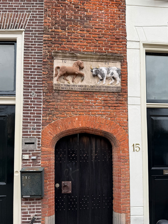 Face brick of a horse and an ox dating around 1640