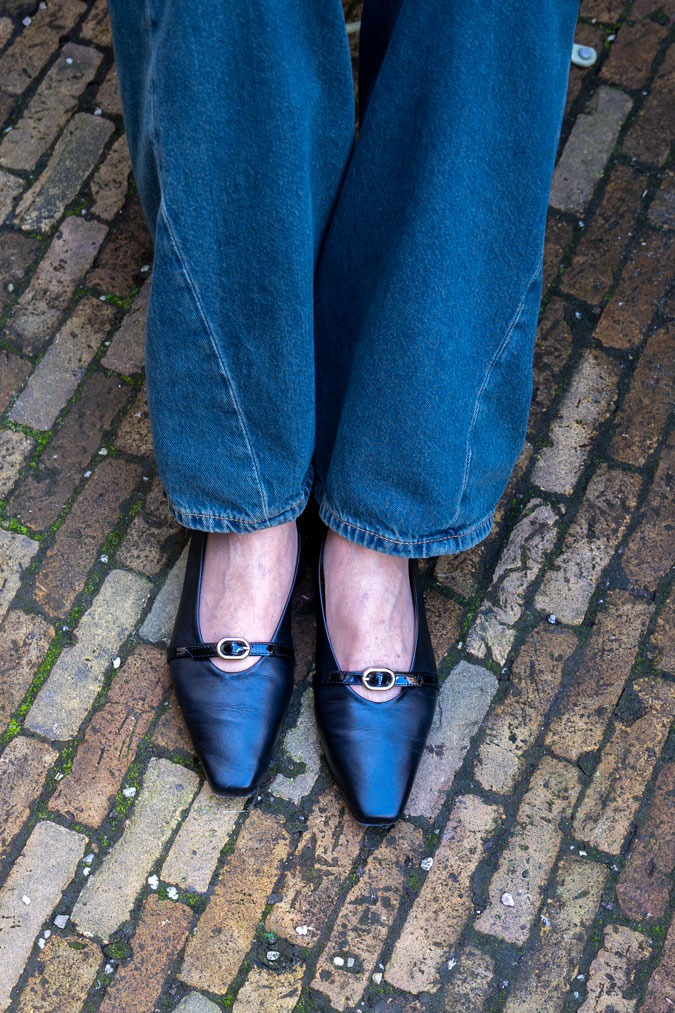 Flat black shoes