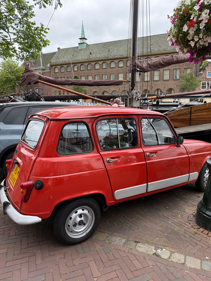 Old Renault 4 but not Ron's