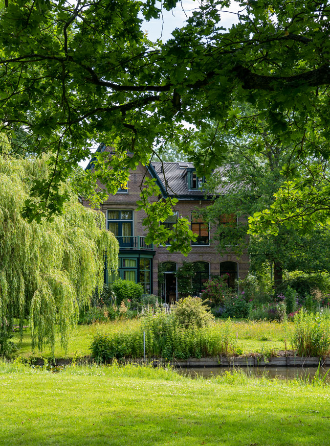 Posh house at a park in Bloemendaal