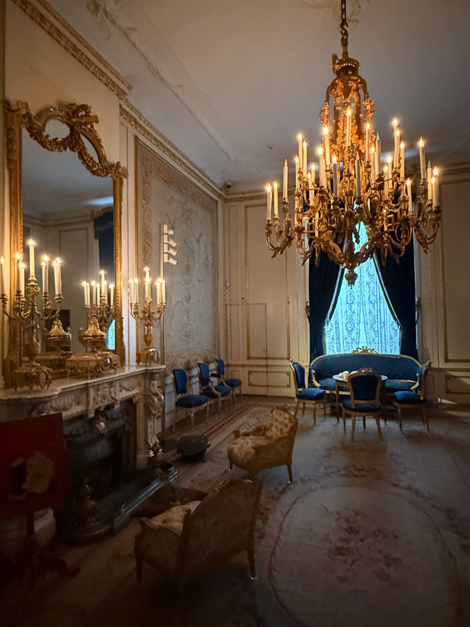 Saloon