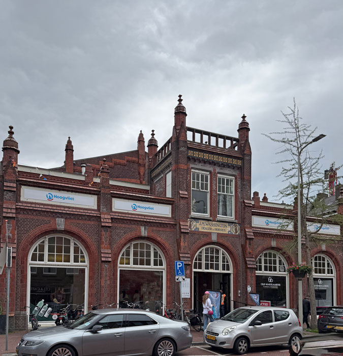 Supermarket in a previous sport complex of 1896-1897
