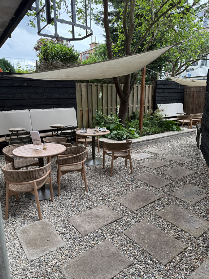 Courtyard Van Maanen restaurant and bakery