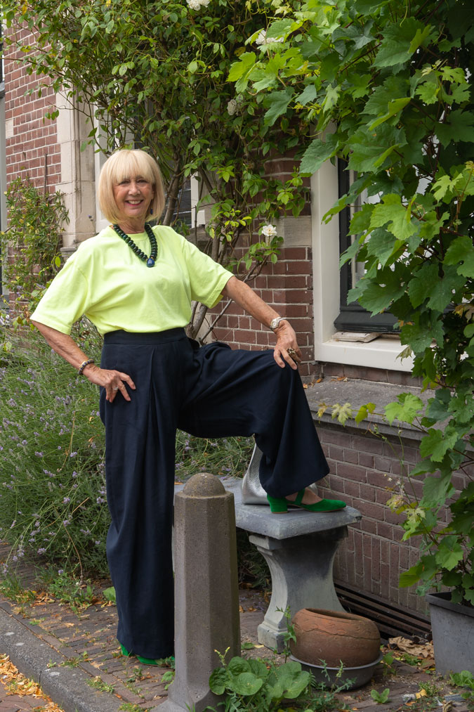 Blue linen trousers with a lime shirt