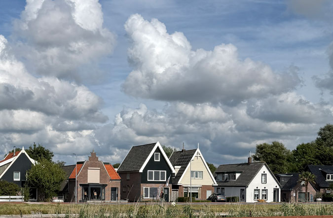 Houses along the road near Alkmaar