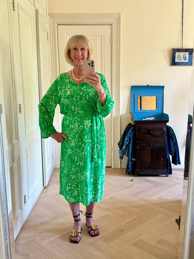 long green summer dress Essentiel Antwerp with sandals