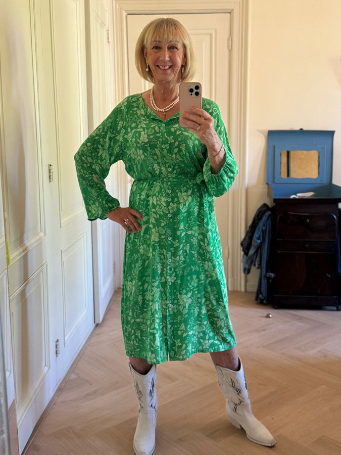 long green summer dress Essentiel Antwerp with white cowboy boots