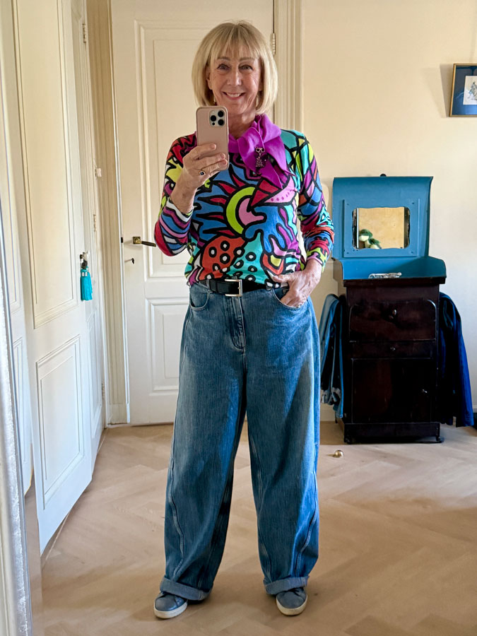 Wide jeans with colourful jumper
